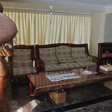 Hotel Wardan Yangon Ngoại thất bức ảnh