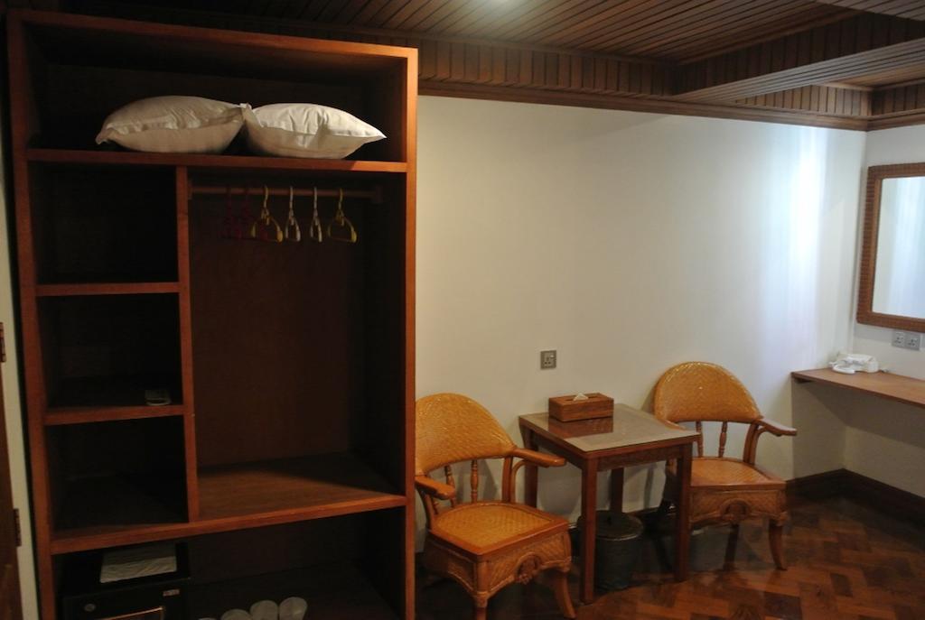 Hotel Wardan Yangon Ngoại thất bức ảnh