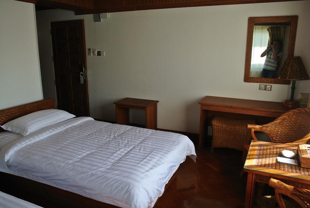 Hotel Wardan Yangon Ngoại thất bức ảnh
