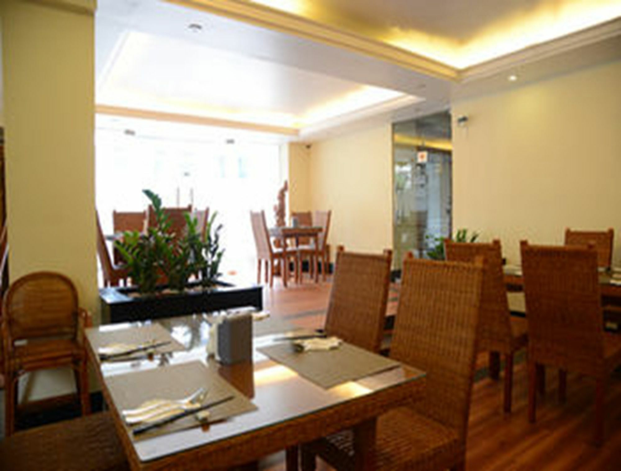 Hotel Wardan Yangon Ngoại thất bức ảnh