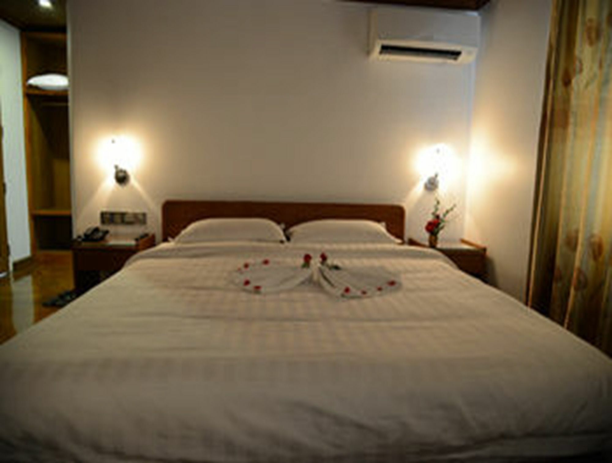 Hotel Wardan Yangon Ngoại thất bức ảnh