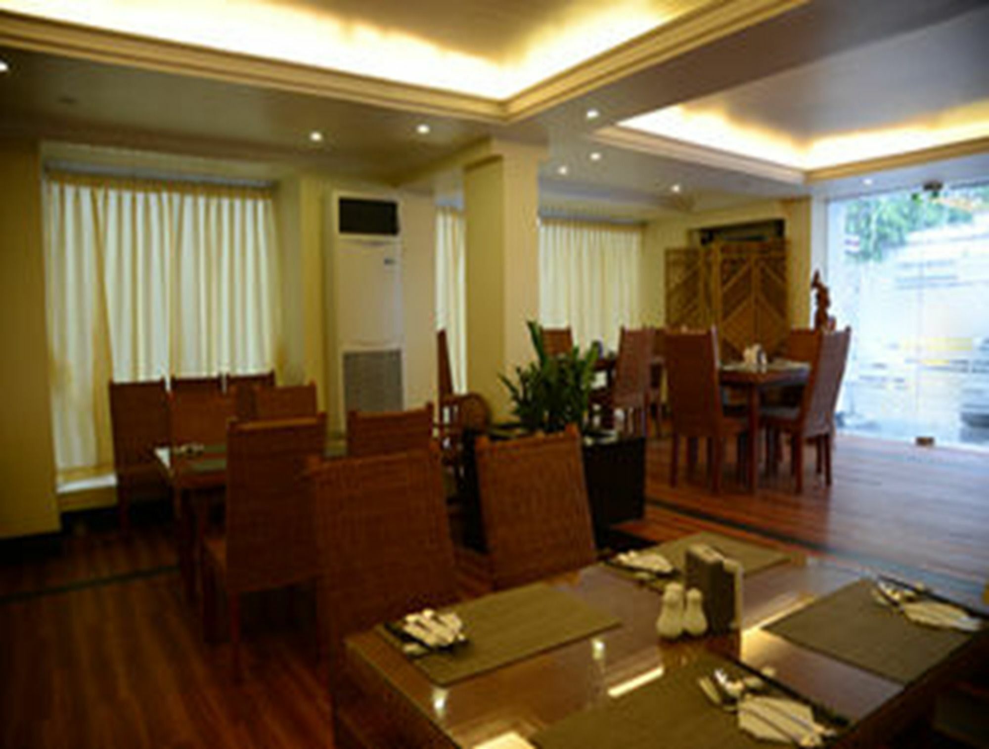 Hotel Wardan Yangon Ngoại thất bức ảnh